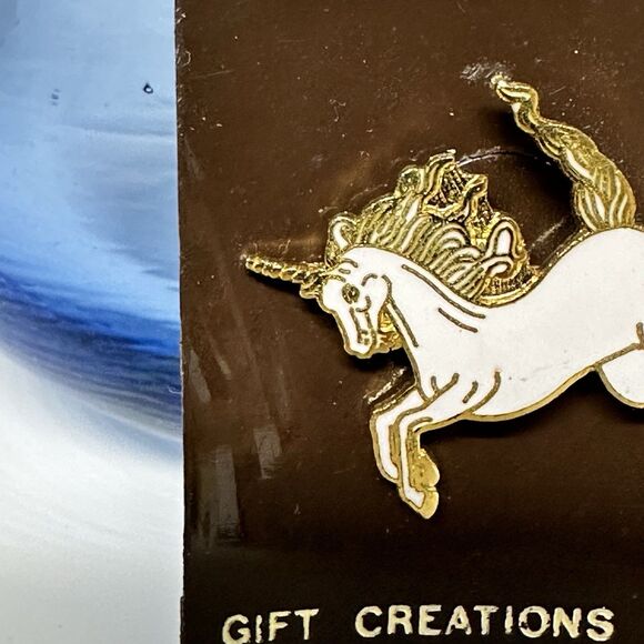 Vintage 1980 Gift Creations Unicorn Cloisonne Lapel Pin Brooch White Gold Enamel - Picture 6 of 9